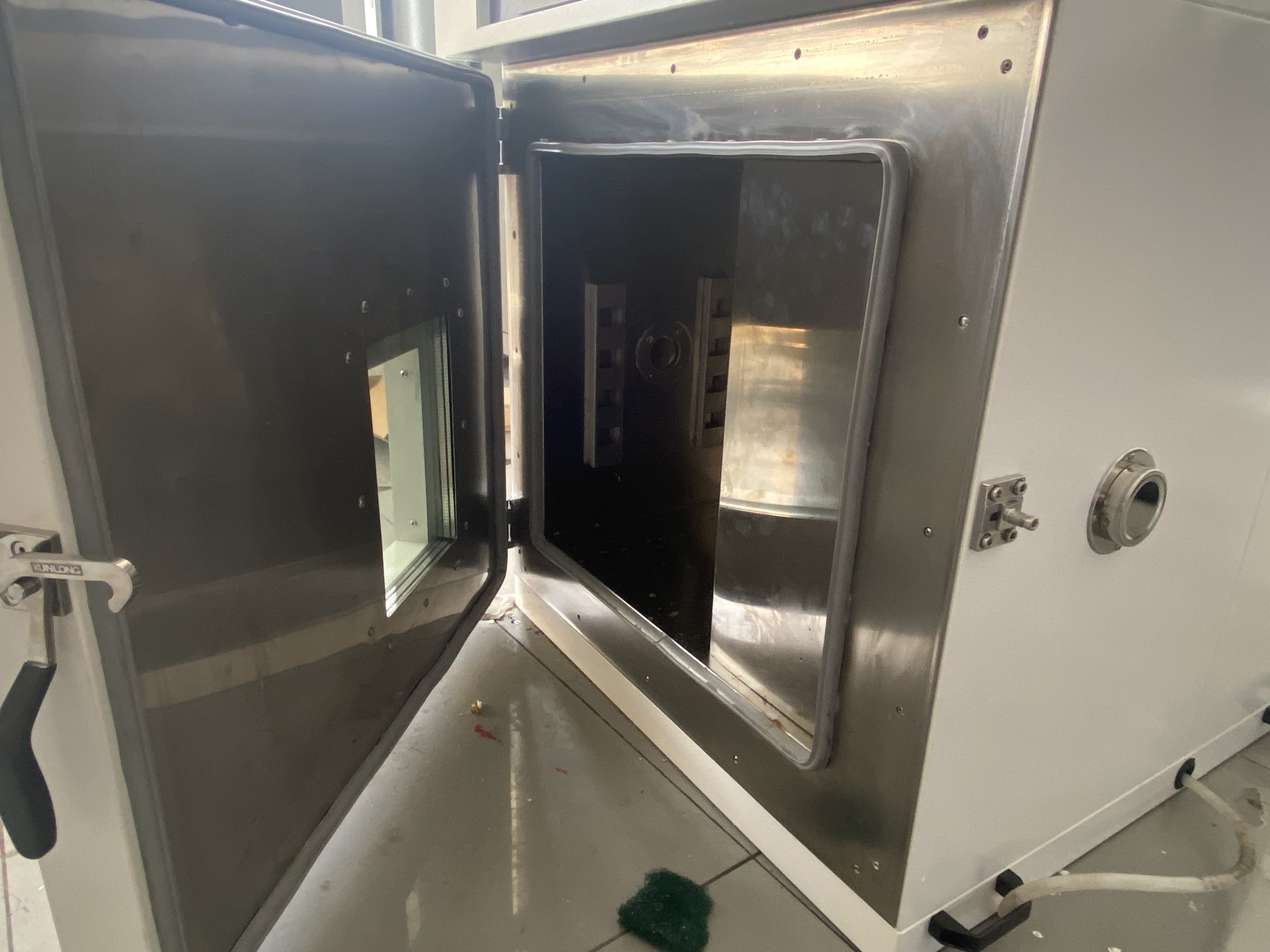 桌上型高低溫試驗(yàn)箱示意圖