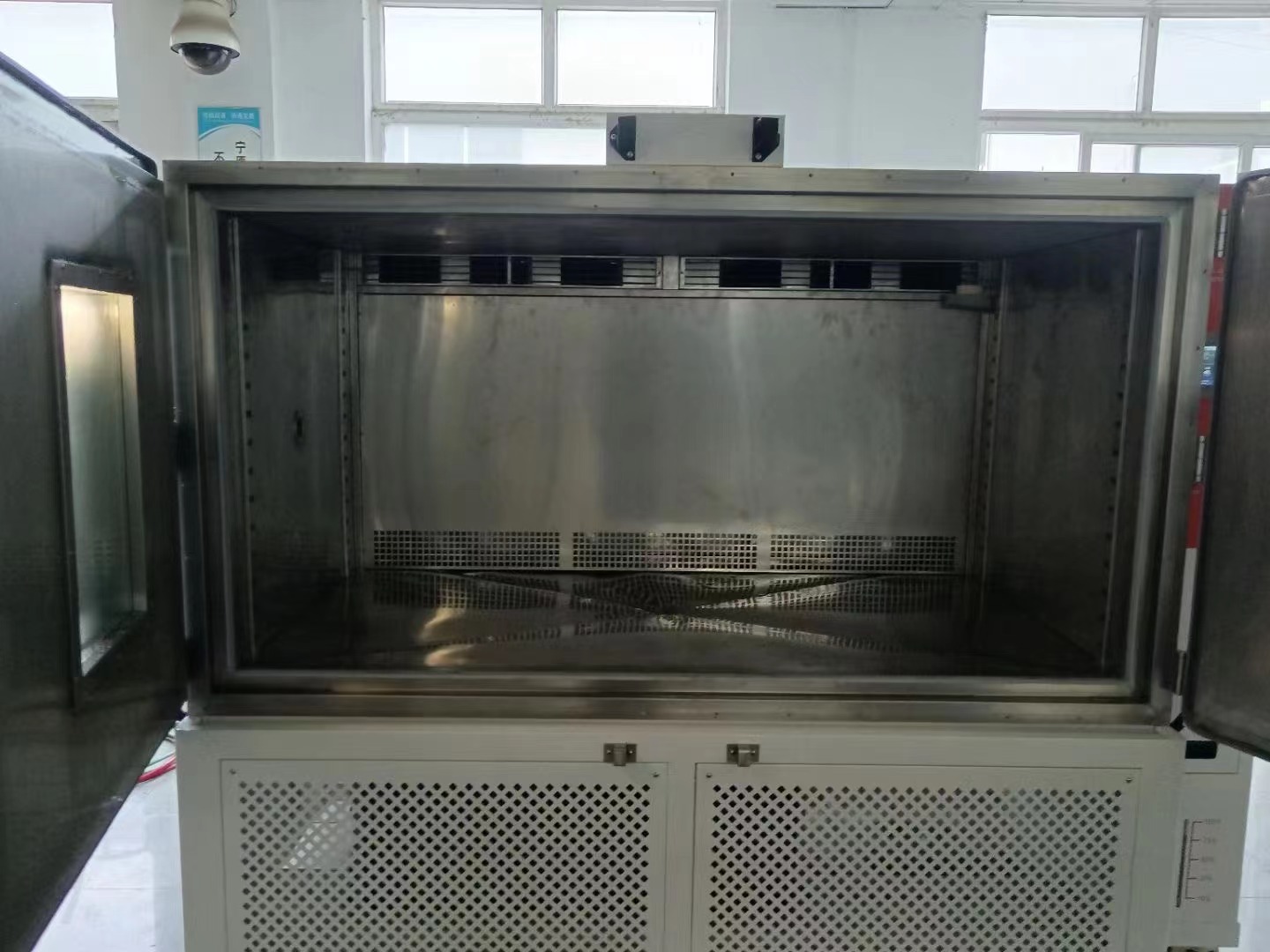 雙開門高低溫箱內(nèi)部示意圖
